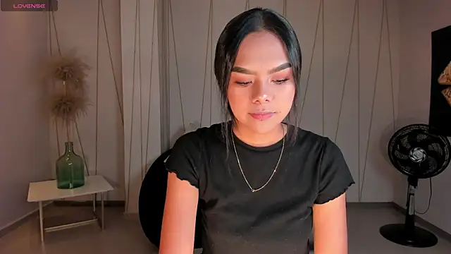 SaphiraJames online show from 07-16-26, 03:01