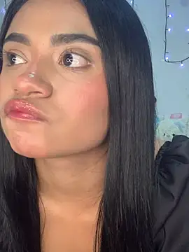 Snapshot of angiee_boo1 chatting on 05-06-26, 10:59 angiee boo1 online show from 05-06-26, 10:59