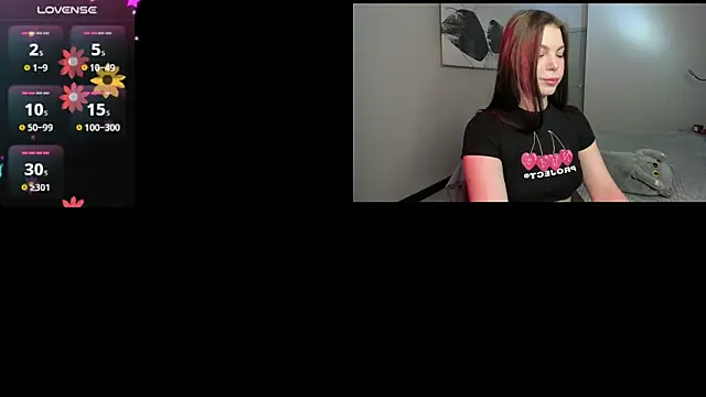 Snapshot of EmmyyK chatting on 06-27-26, 11:37 EmmyyK online show from 06-27-26, 11:37