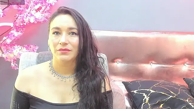 Snapshot of Elizabeth_bennett chatting on 06-23-26, 04:27 Elizabeth bennett online show from 06-23-26, 04:27