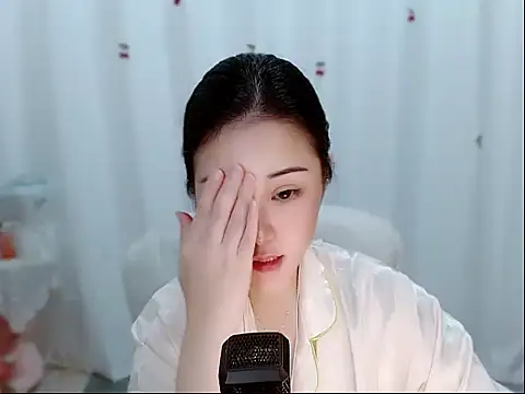 Snapshot of Amy-cnbaby chatting on 05-18-26, 04:07 Amy-cnbaby online show from 05-18-26, 04:07