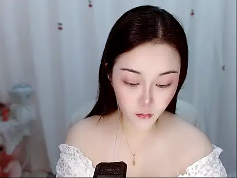 Snapshot of Amy-cnbaby chatting on 06-07-26, 01:32 Amy-cnbaby online show from 06-07-26, 01:32