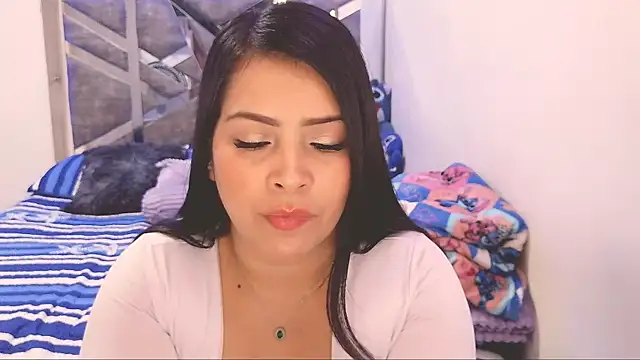 Snapshot of Victoria_rossx chatting on 07-13-26, 06:33 Victoria rossx online show from 07-13-26, 06:33