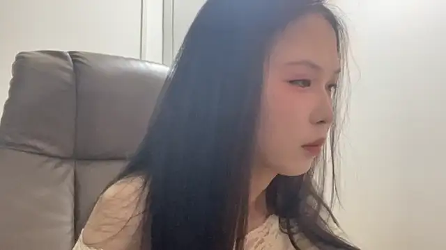 Snapshot of -LINXI chatting on 05-03-26, 10:43 -LINXI online show from 05-03-26, 10:43