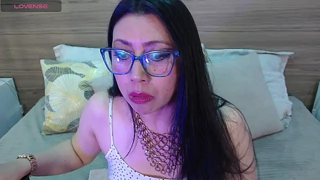 Snapshot of FranciscaVera chatting on 06-10-26, 08:52 FranciscaVera online show from 06-10-26, 08:52