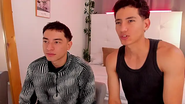 Alejo-and-Thiago online show from 06-10-26, 12:26