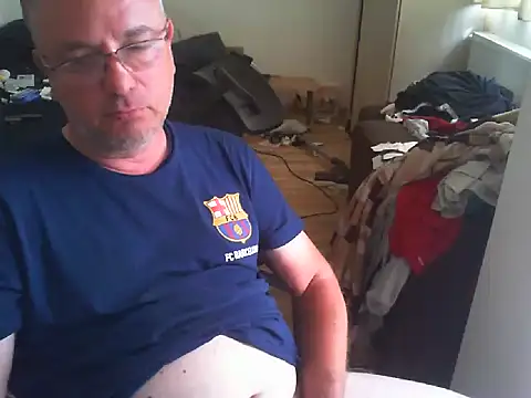 Snapshot of GeorgeCarlo chatting on 06-01-26, 02:19 GeorgeCarlo online show from 06-01-26, 02:19