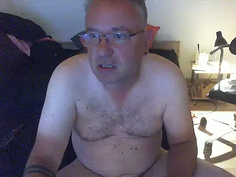 Snapshot of GeorgeCarlo chatting on 06-04-26, 10:05 GeorgeCarlo online show from 06-04-26, 10:05