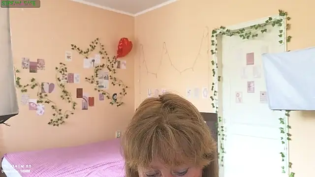 Snapshot of Melania_Cook chatting on 06-30-26, 10:27 Melania Cook online show from 06-30-26, 10:27