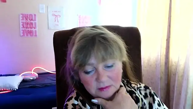Snapshot of Melania_Cook chatting on 07-02-26, 11:16 Melania Cook online show from 07-02-26, 11:16