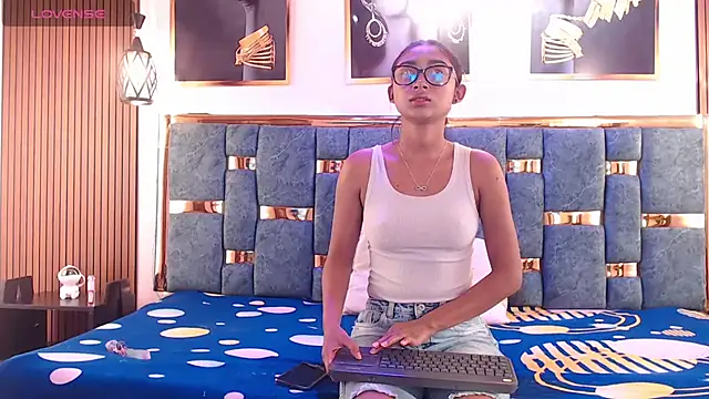Mia konor06 online show from 05-15-26, 10:55