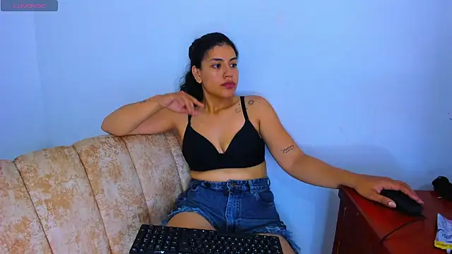 Snapshot of _sweetnenus_ chatting on 05-29-26, 04:10 sweetnenus online show from 05-29-26, 04:10