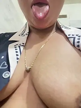Snapshot of Banana-zz chatting on 05-10-26, 11:43 Banana-zz online show from 05-10-26, 11:43