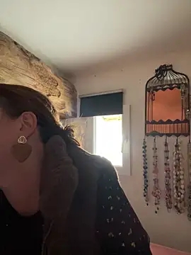 zelda252 online show from 05-17-26, 01:29