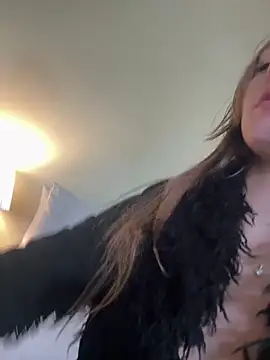 daisycollins online show from 05-26-26, 03:02