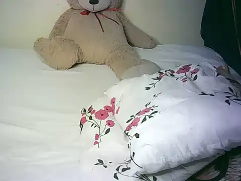 Snapshot of lovvelyheers chatting on 07-15-26, 05:29 lovvelyheers online show from 07-15-26, 05:29