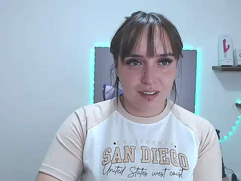 Snapshot of anyela_bubble18 chatting on 05-06-26, 12:19 anyela bubble18 online show from 05-06-26, 12:19