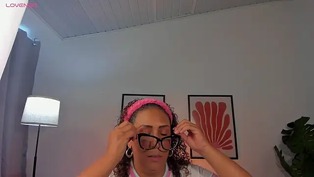 Snapshot of Eva-Millss chatting on 06-19-26, 08:23 Eva-Millss online show from 06-19-26, 08:23