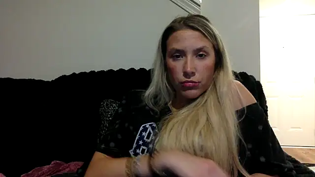 Snapshot of Misss_alyssaaa chatting on 05-12-26, 01:03 Misss alyssaaa online show from 05-12-26, 01:03