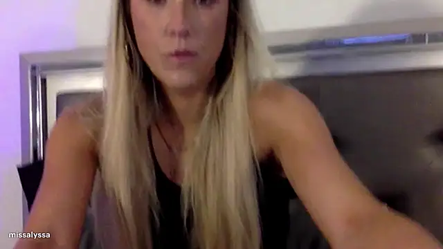 Snapshot of Misss_alyssaaa chatting on 06-18-26, 04:02 Misss alyssaaa online show from 06-18-26, 04:02