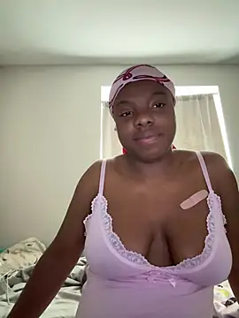 Snapshot of princesselizabeth chatting on 06-16-26, 02:41 princesselizabeth online show from 06-16-26, 02:41