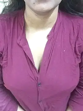 Snapshot of Roji_bha chatting on 07-28-26, 04:19 Roji bha online show from 07-28-26, 04:19