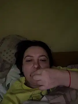 Snapshot of EmmaEmmy40 chatting on 05-06-26, 06:13 EmmaEmmy40 online show from 05-06-26, 06:13