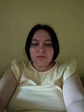 Snapshot of EmmaEmmy40 chatting on 05-11-26, 04:04 EmmaEmmy40 online show from 05-11-26, 04:04