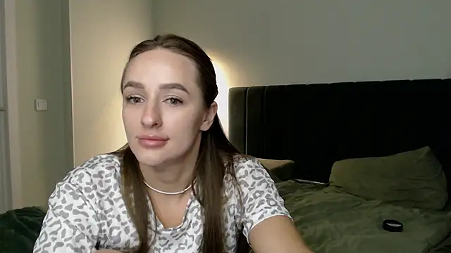 leonmessi3 online show from 05-06-26, 04:45