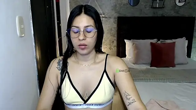 isa cruzx online show from 07-09-26, 09:41