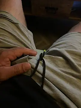 Snapshot of Bonnie_en_clyde chatting on 06-20-26, 11:18 Bonnie en clyde online show from 06-20-26, 11:18