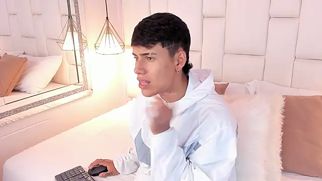JacobFerrer online show from 06-18-26, 05:39