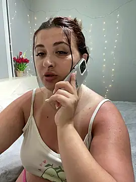 Snapshot of AureTease chatting on 06-27-26, 06:13 AureTease online show from 06-27-26, 06:13