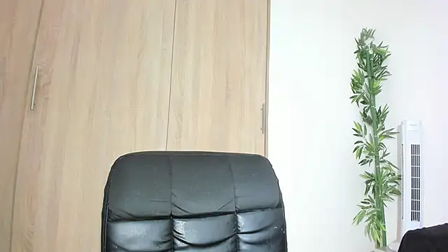 Snapshot of keily_milk chatting on 05-16-26, 05:34 keily milk online show from 05-16-26, 05:34