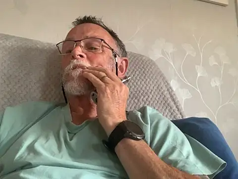 Snapshot of Moonraker64 chatting on 06-21-26, 07:49 Moonraker64 online show from 06-21-26, 07:49