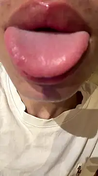 hotlips2026 online show from 06-26-26, 10:47
