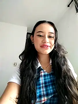 Snapshot of L0lita_Emi12 chatting on 07-17-26, 04:12 L0lita Emi12 online show from 07-17-26, 04:12