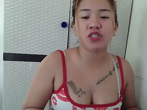 Snapshot of mecka20 chatting on 05-15-26, 12:17 mecka20 online show from 05-15-26, 12:17