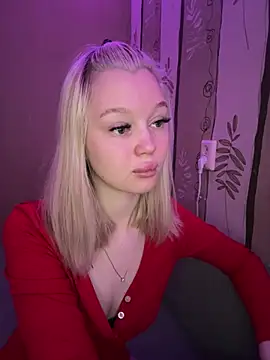 Snapshot of Velvet_Doll_ chatting on 06-08-26, 04:35 Velvet Doll online show from 06-08-26, 04:35
