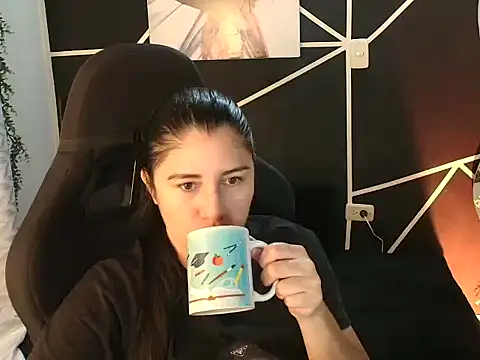 LUCYMILF SEXY online show from 05-13-26, 12:24