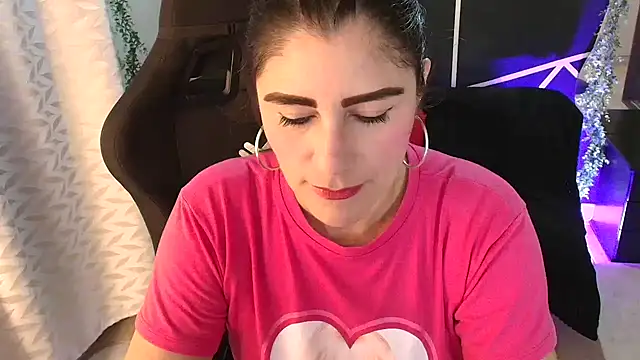 LUCYMILF SEXY online show from 05-19-26, 06:03