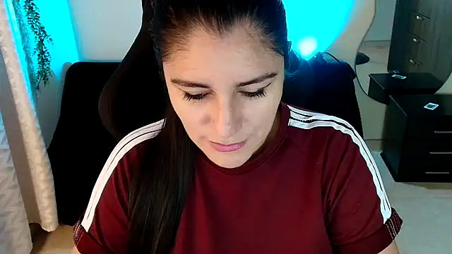 LUCYMILF SEXY online show from 05-21-26, 06:04
