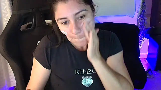 LUCYMILF SEXY online show from 05-24-26, 01:05