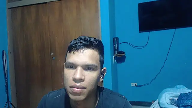 Snapshot of endersontk chatting on 05-13-26, 02:25 endersontk online show from 05-13-26, 02:25