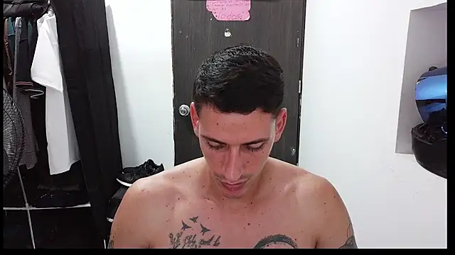 Snapshot of RaulRico chatting on 07-03-26, 01:56 RaulRico online show from 07-03-26, 01:56