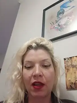 Snapshot of GoldenLatinax chatting on 07-20-26, 02:26 GoldenLatinax online show from 07-20-26, 02:26