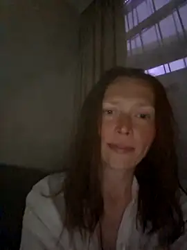 Snapshot of MillaSmileX chatting on 05-19-26, 06:14 MillaSmileX online show from 05-19-26, 06:14