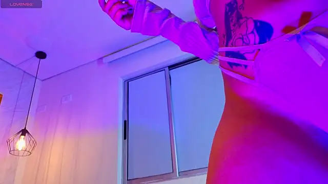 Ey Im simone  online show from 05-31-26, 06:09