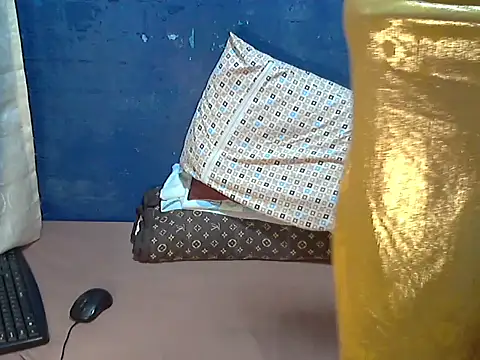 Snapshot of hotchilimom chatting on 11-23-25, 09:14 hotchilimom online show from 11-23-25, 09:14