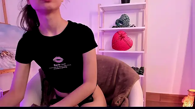 Snapshot of Mimi_Petittte chatting on 07-08-26, 01:26 Mimi Petittte online show from 07-08-26, 01:26